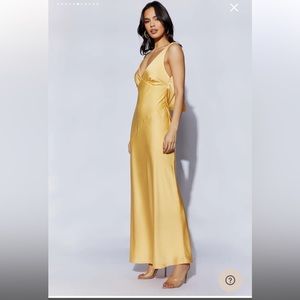 STUNNING YELLOW MAXI PARTY DRESS